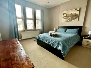 Luxury 2 bed flat Kings Road, Fulham